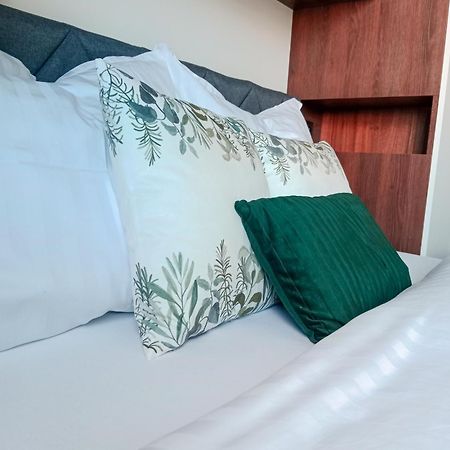 Apartament Na Zielonej Z Tarasem Apartment Pila Bagian luar foto