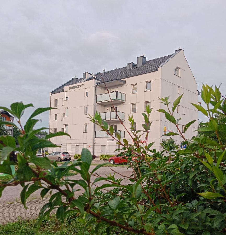 Apartament Na Zielonej Z Tarasem Apartment Pila Bagian luar foto